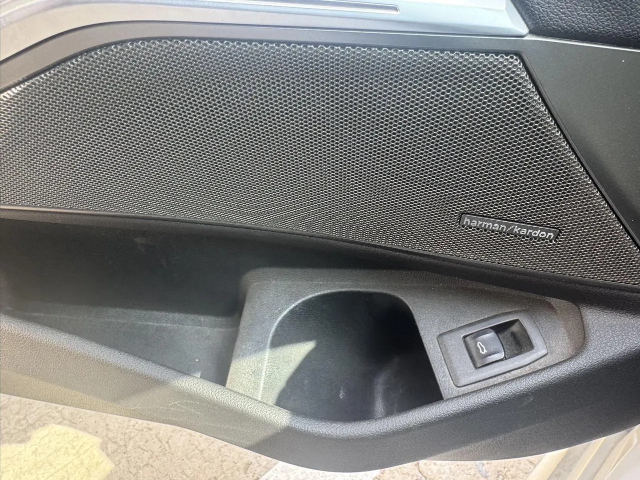 BMW 3 Series 2020 325i 2.0T M Sports Obsidian Night Kit (Changed) Automatic Gear 6