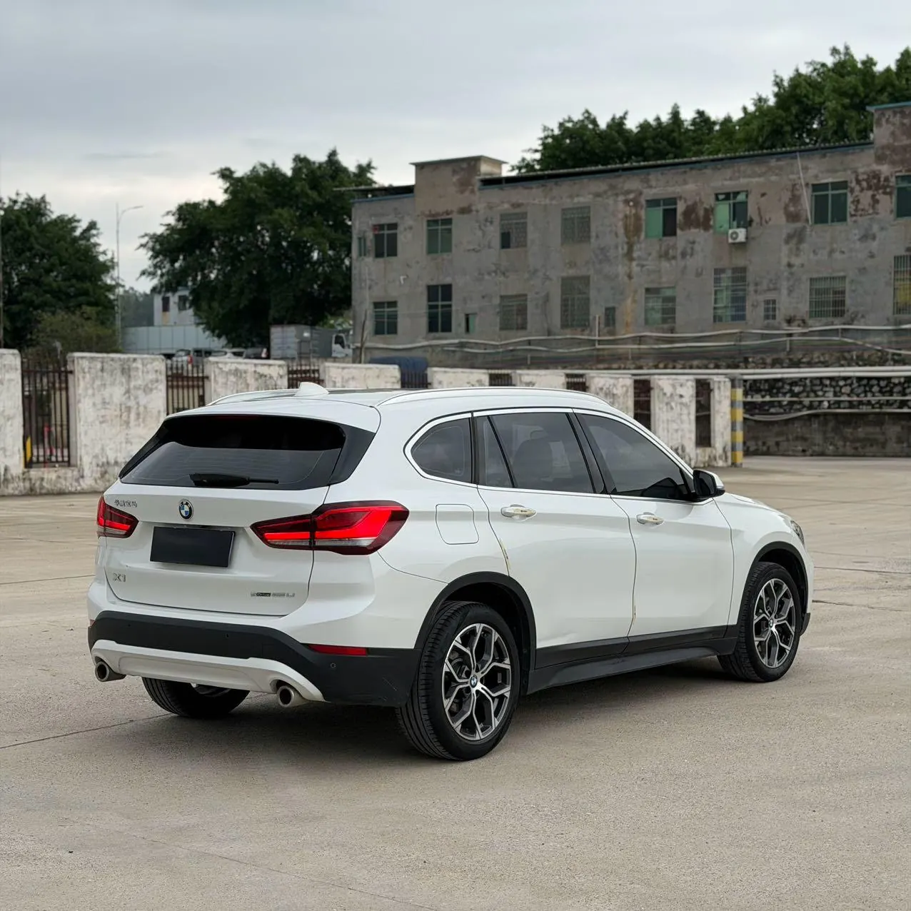 BMW 2021 X1 sDrive25Li 2.0T Leading Automatic Gear 3