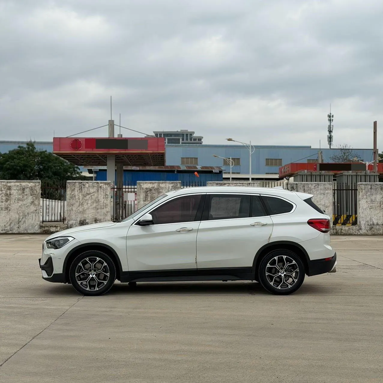 BMW 2021 X1 sDrive25Li 2.0T Leading Automatic Gear 5