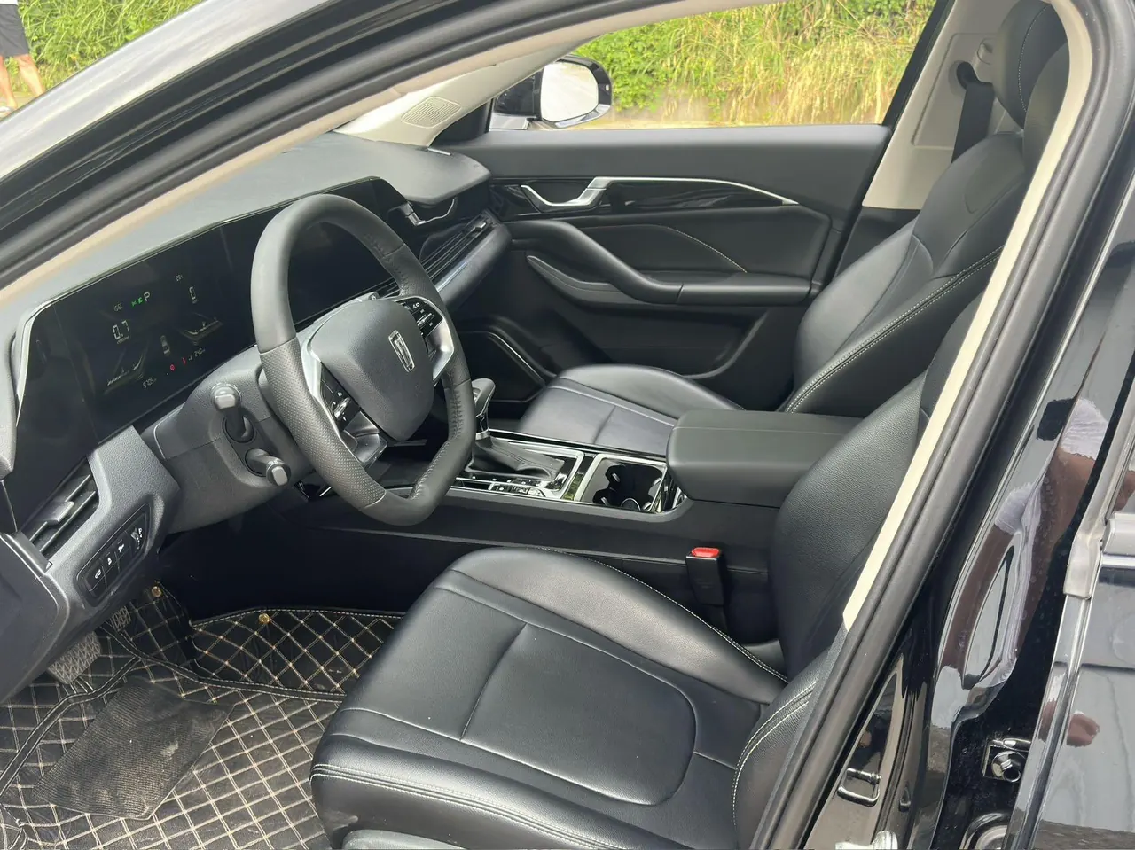 Bestune 2024 B70 1.5T Longteng Edition Leading Automatic Gear 4