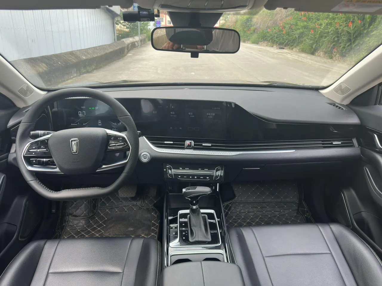 Bestune 2024 B70 1.5T Longteng Edition Leading Automatic Gear 6