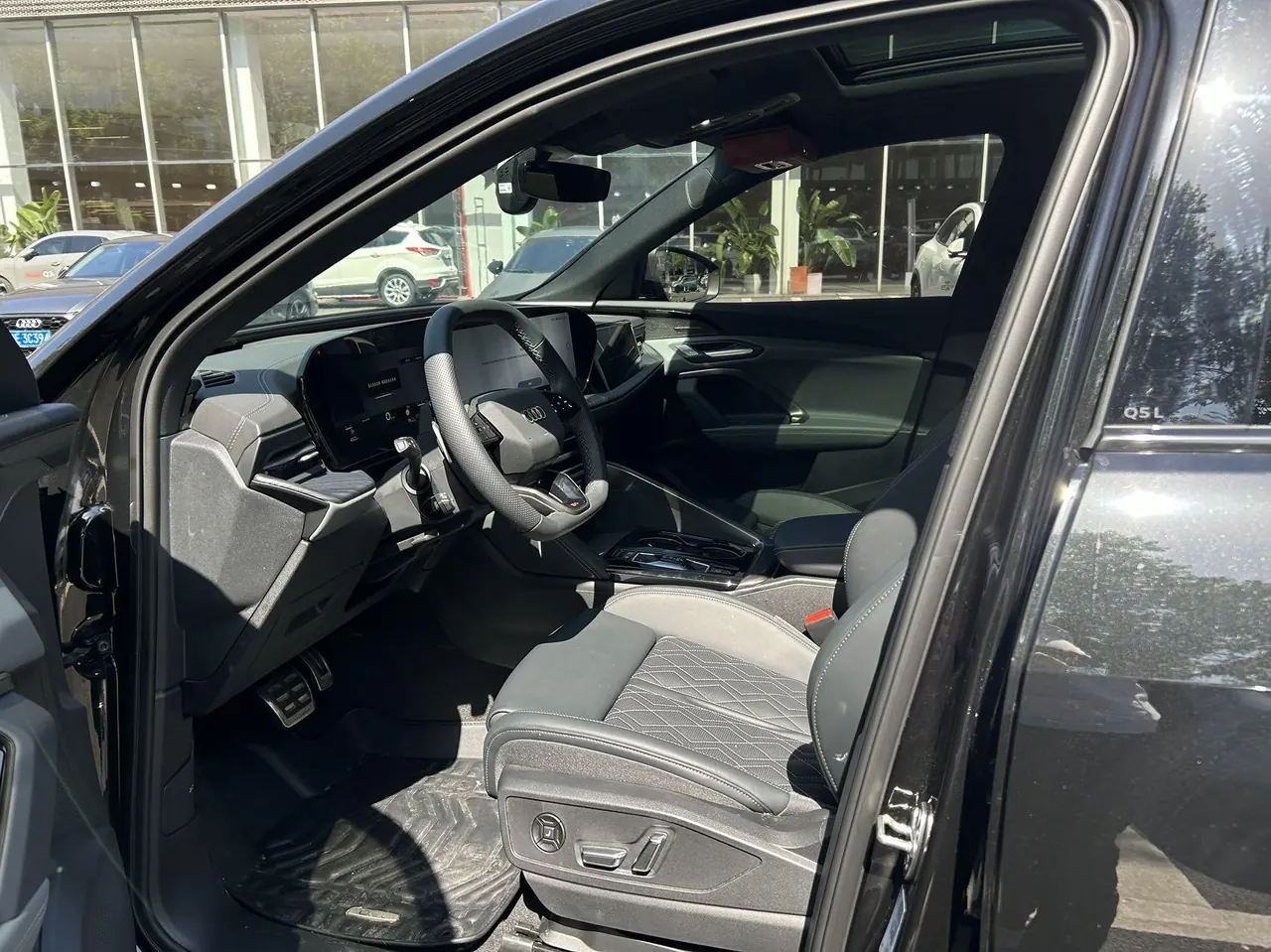 Audi 2026 Q5L 2.0T Smart Hybrid Premium Automatic Gear 5