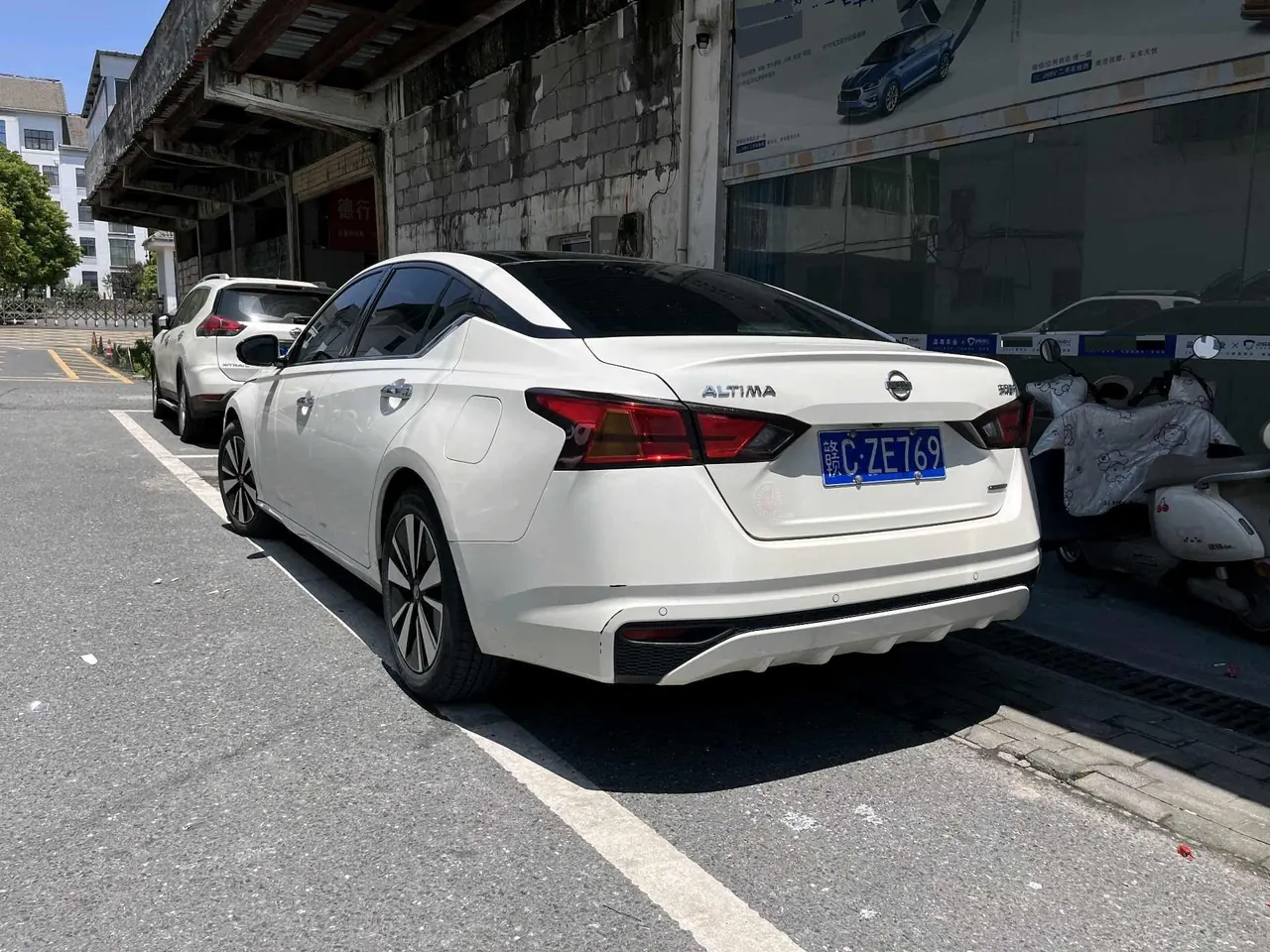 Nissan 2021 Teana 2.0 Stepless XL Comfort Edition Automatic Gear 3
