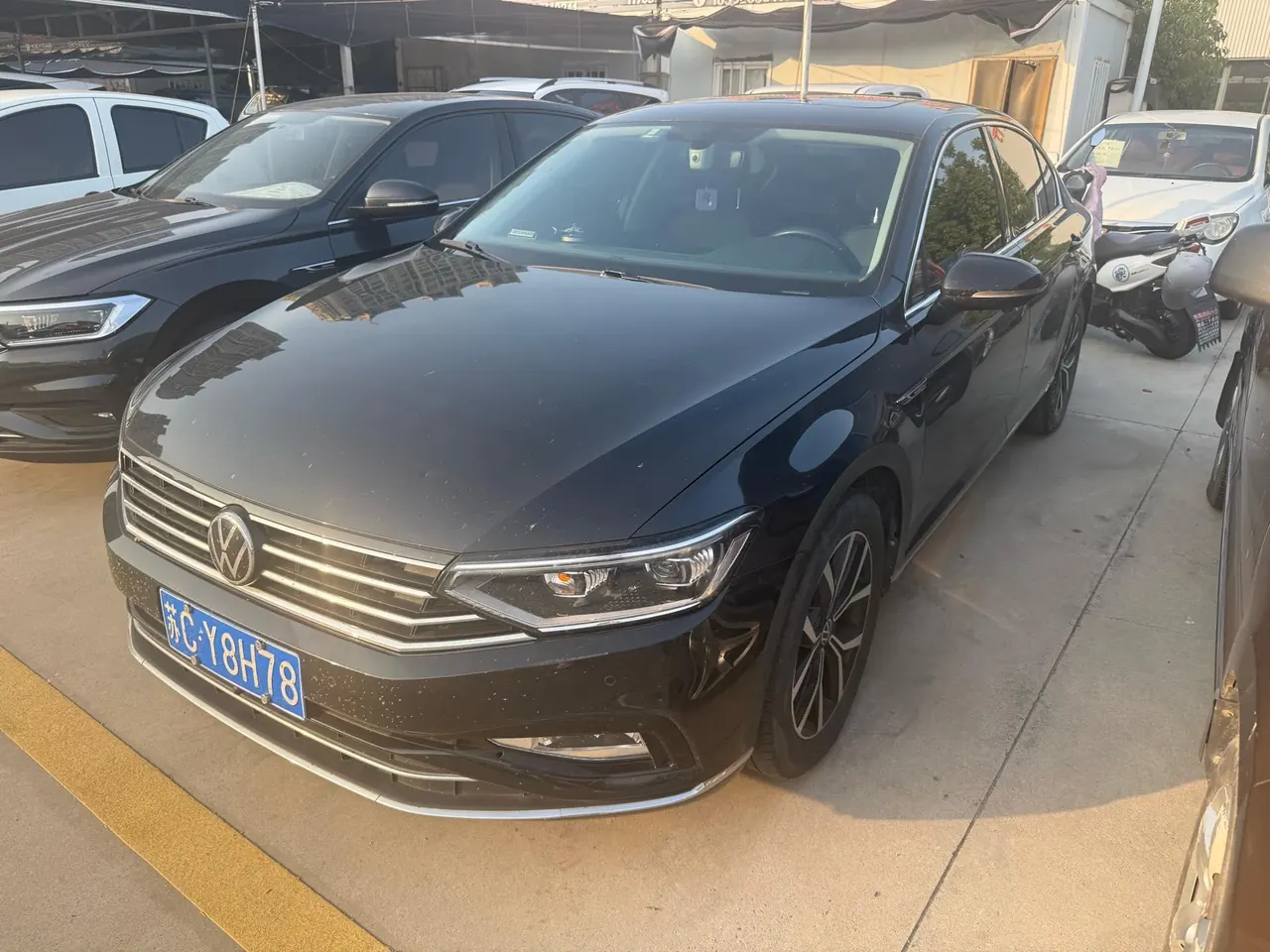 Volkswagen 2020 Magotan 2.0TSI 330TSI luxury automatic transmission - View 1