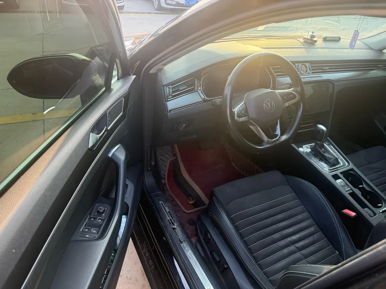 Volkswagen 2020 Magotan 2.0TSI 330TSI luxury automatic transmission 3