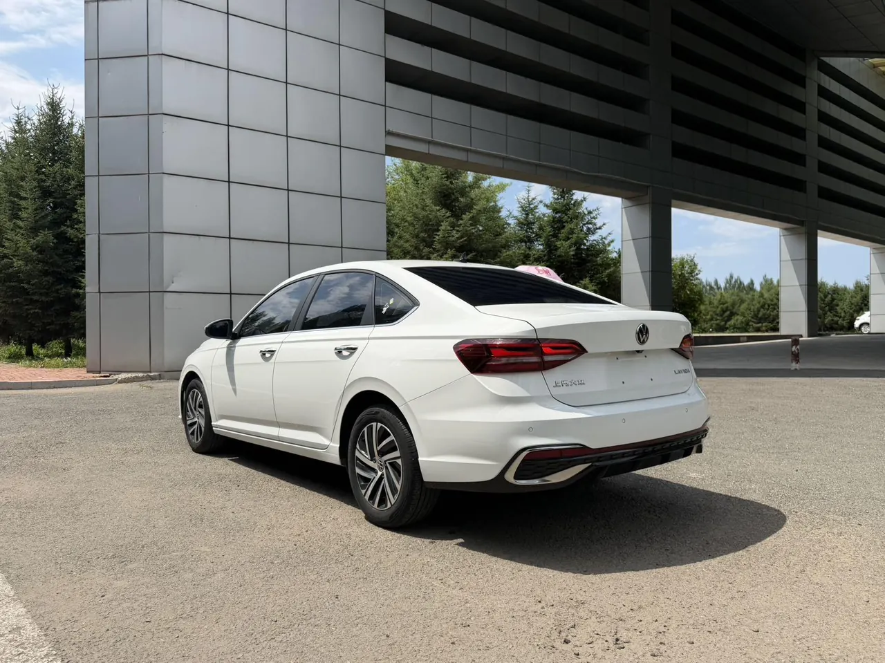 Volkswagen 2024 LaVida 1.5 Star 5 Million Edition Automatic Gear 3