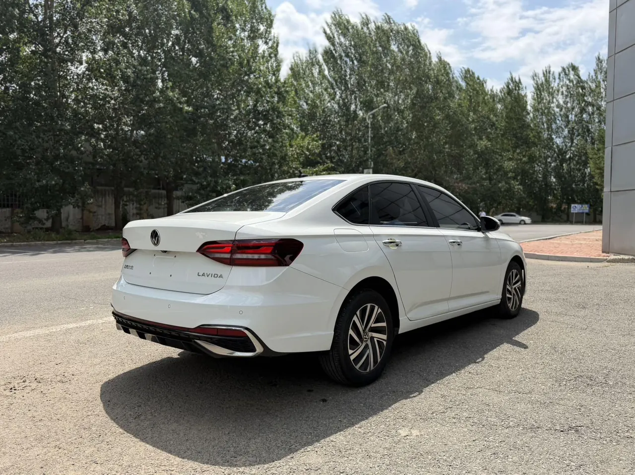 Volkswagen 2024 LaVida 1.5 Star 5 Million Edition Automatic Gear 4