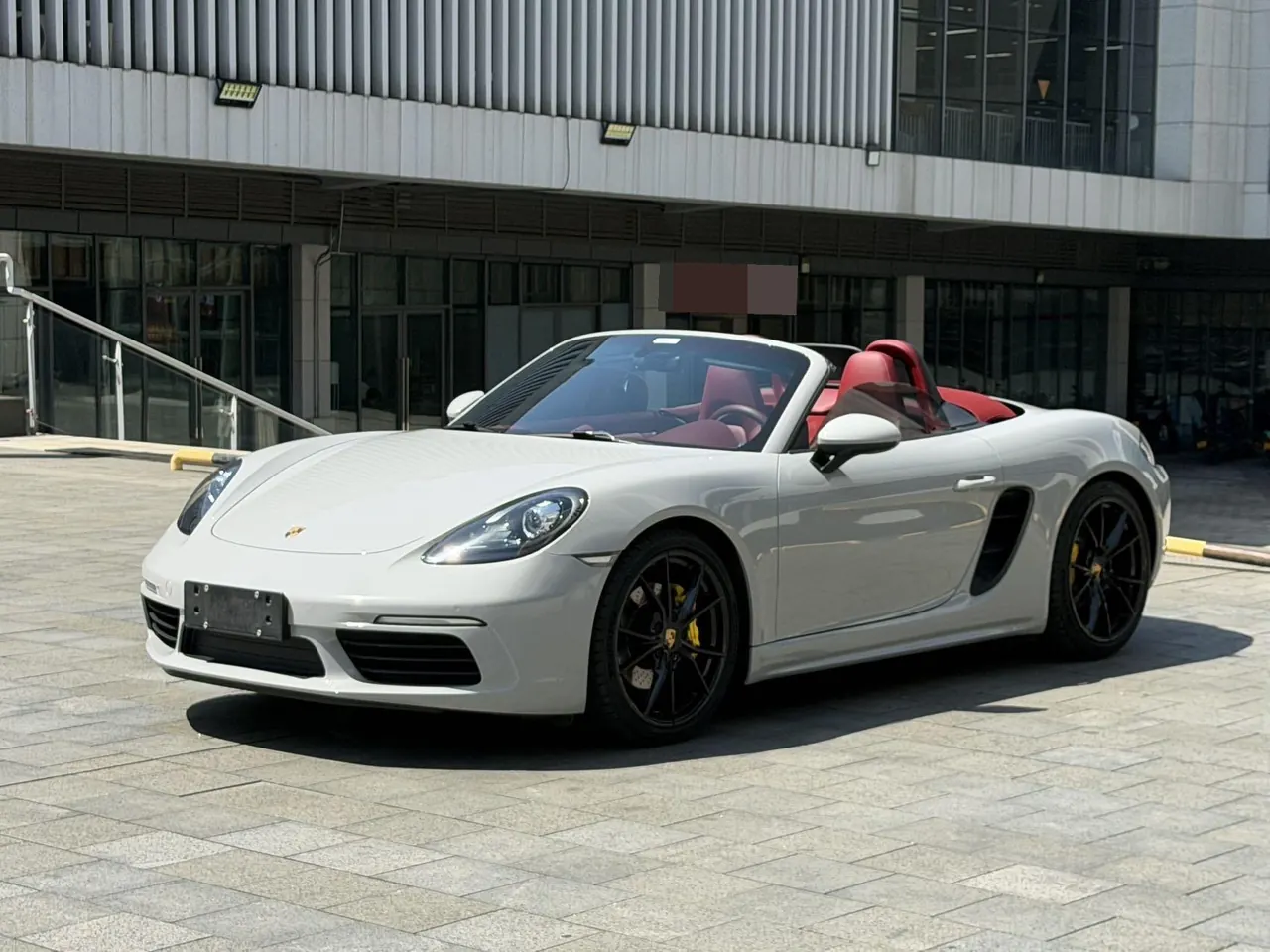 Открыть галерею: Porsche 718 (Imported) 2020 718 Boxer 2.0T Automatic