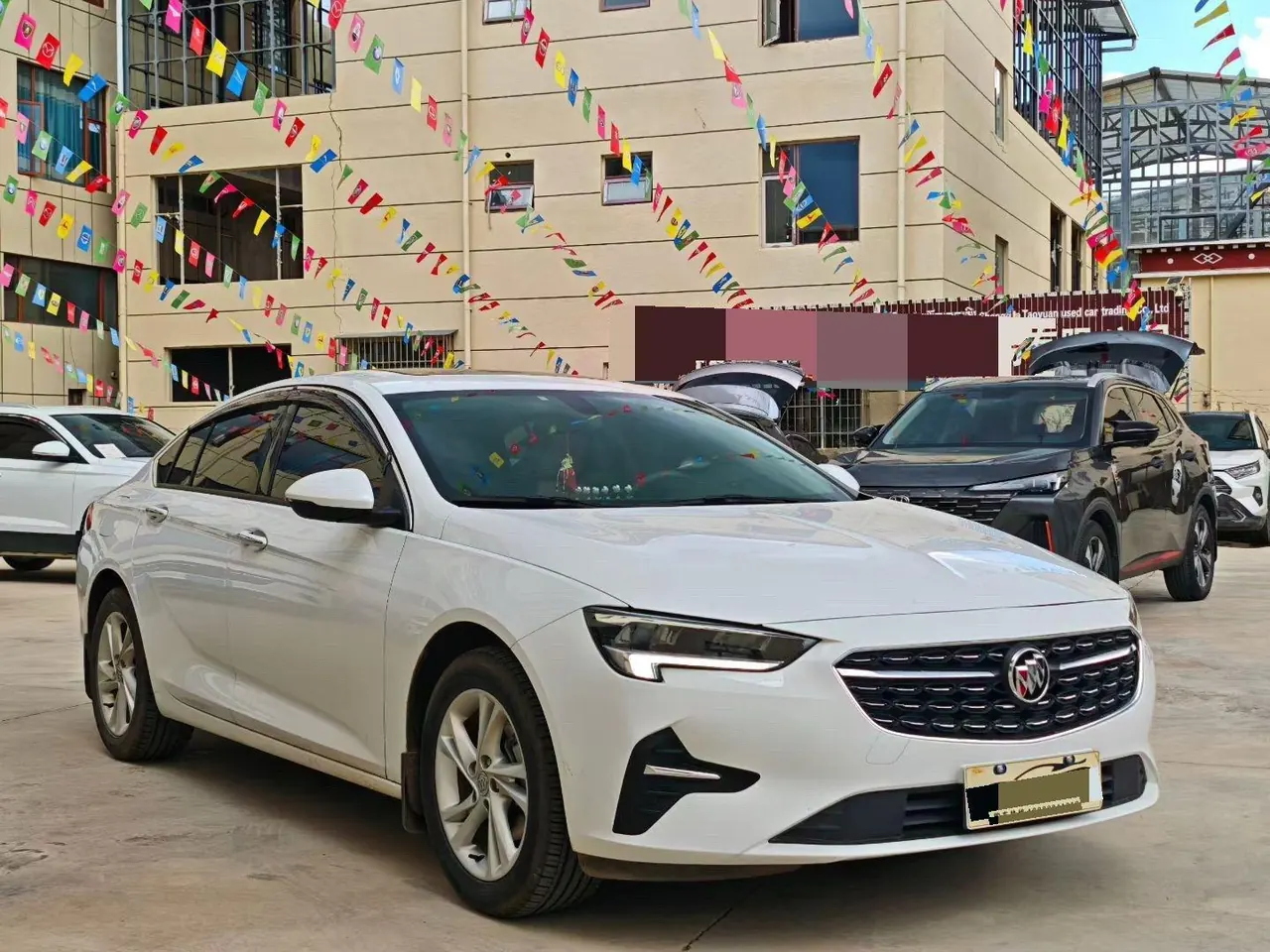 Buick 2020 Regal 1.5T 552T Elite Automatic Gear 2