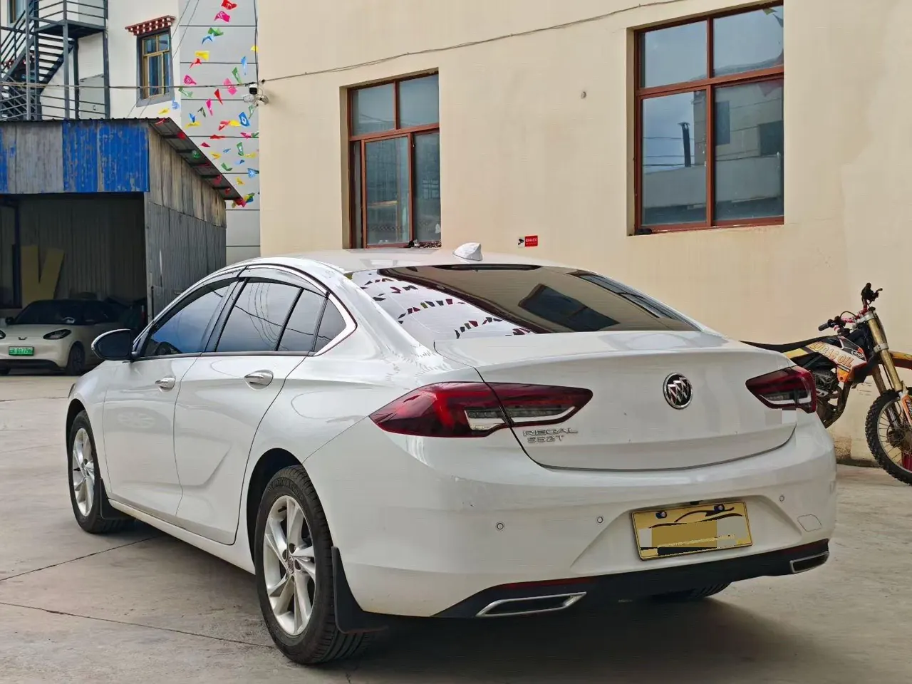 Buick 2020 Regal 1.5T 552T Elite Automatic Gear 3