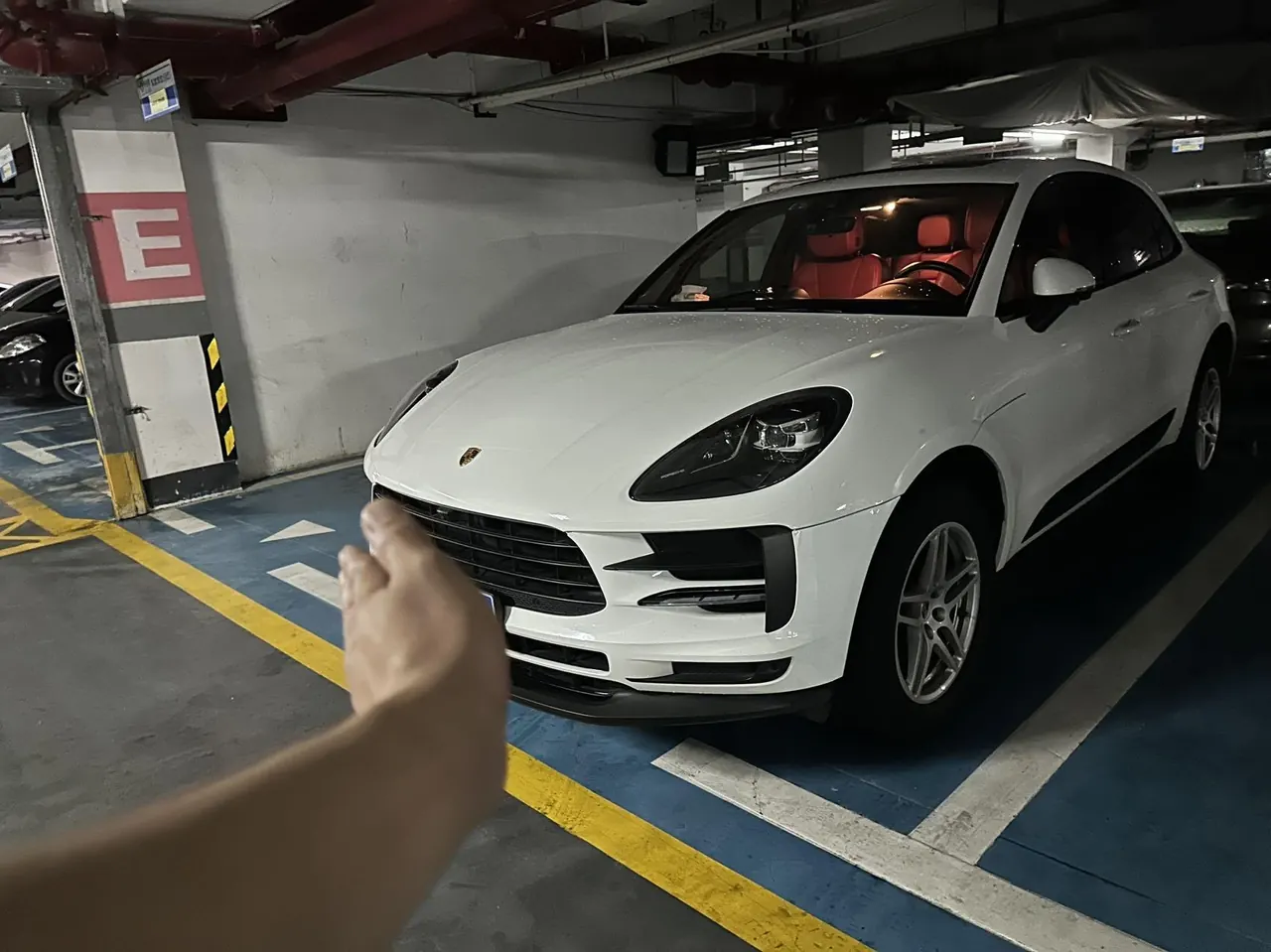 Porsche Macan (Imported) 2020 Macan 2.0T Automatic Gear - View 1