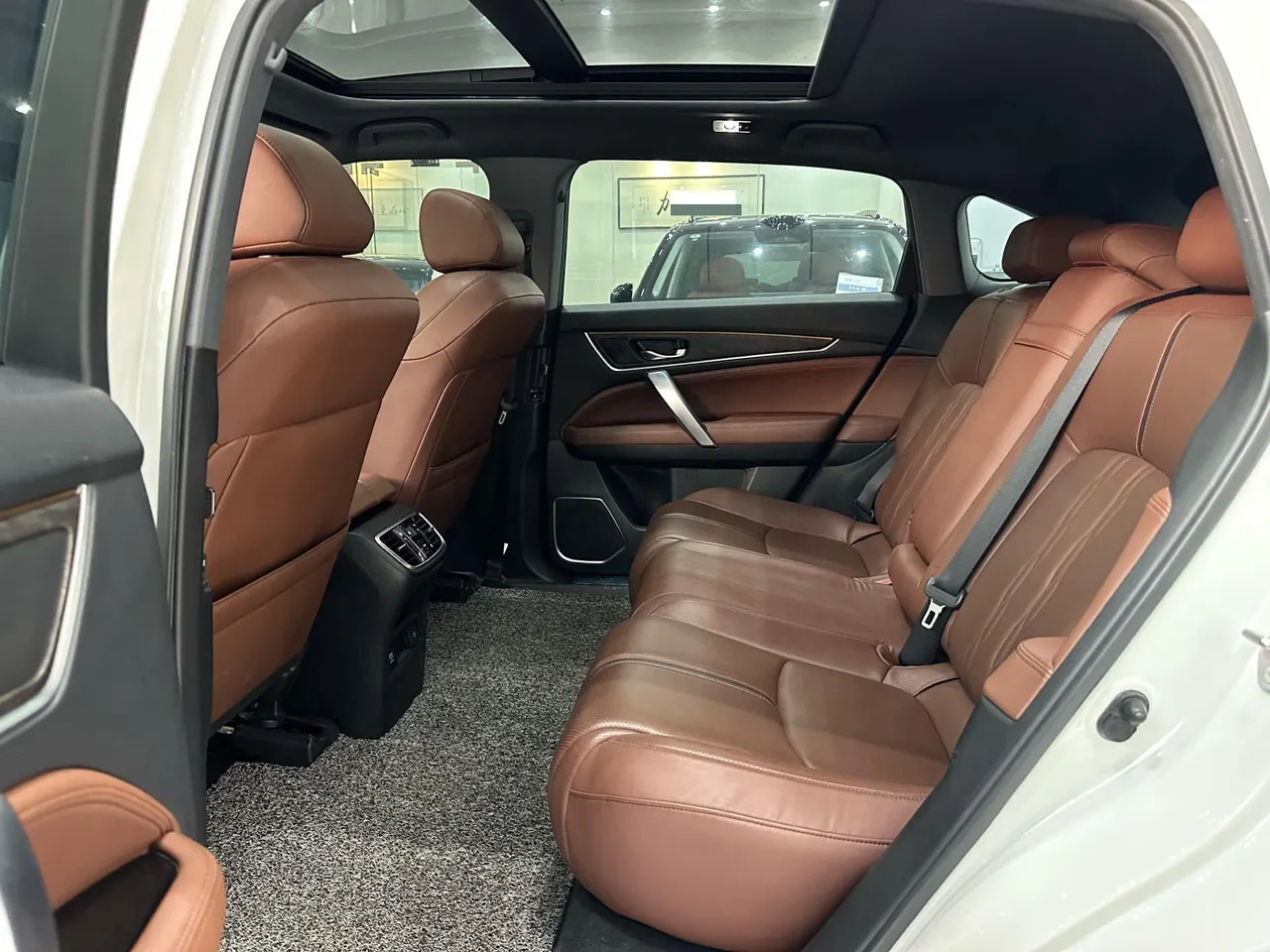 Honda 2020 UR-V 2.0T 370TURBO two-drive elegant version of automatic gear 6