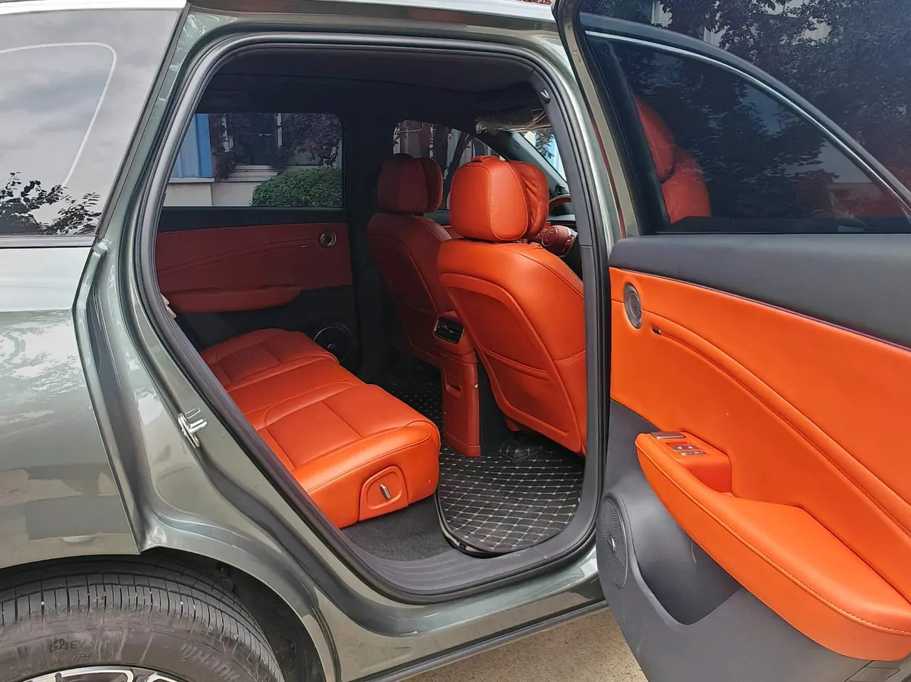 HongQi 2026 HS6 PHEV 1.5T 240 Smart Hybrid Automatic Gear 12