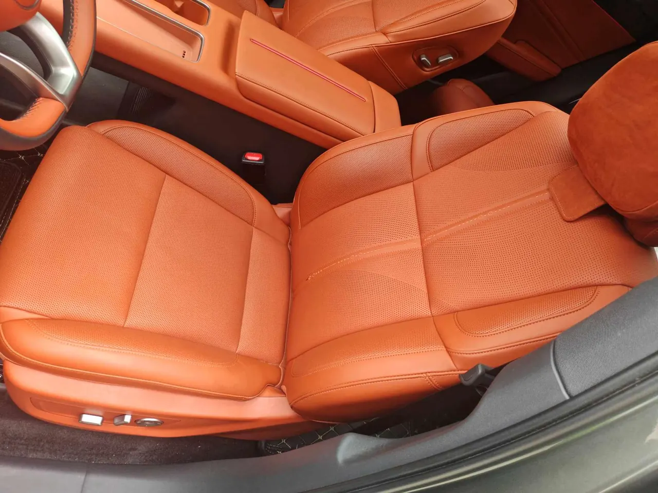 HongQi 2026 HS6 PHEV 1.5T 240 Smart Hybrid Automatic Gear 16