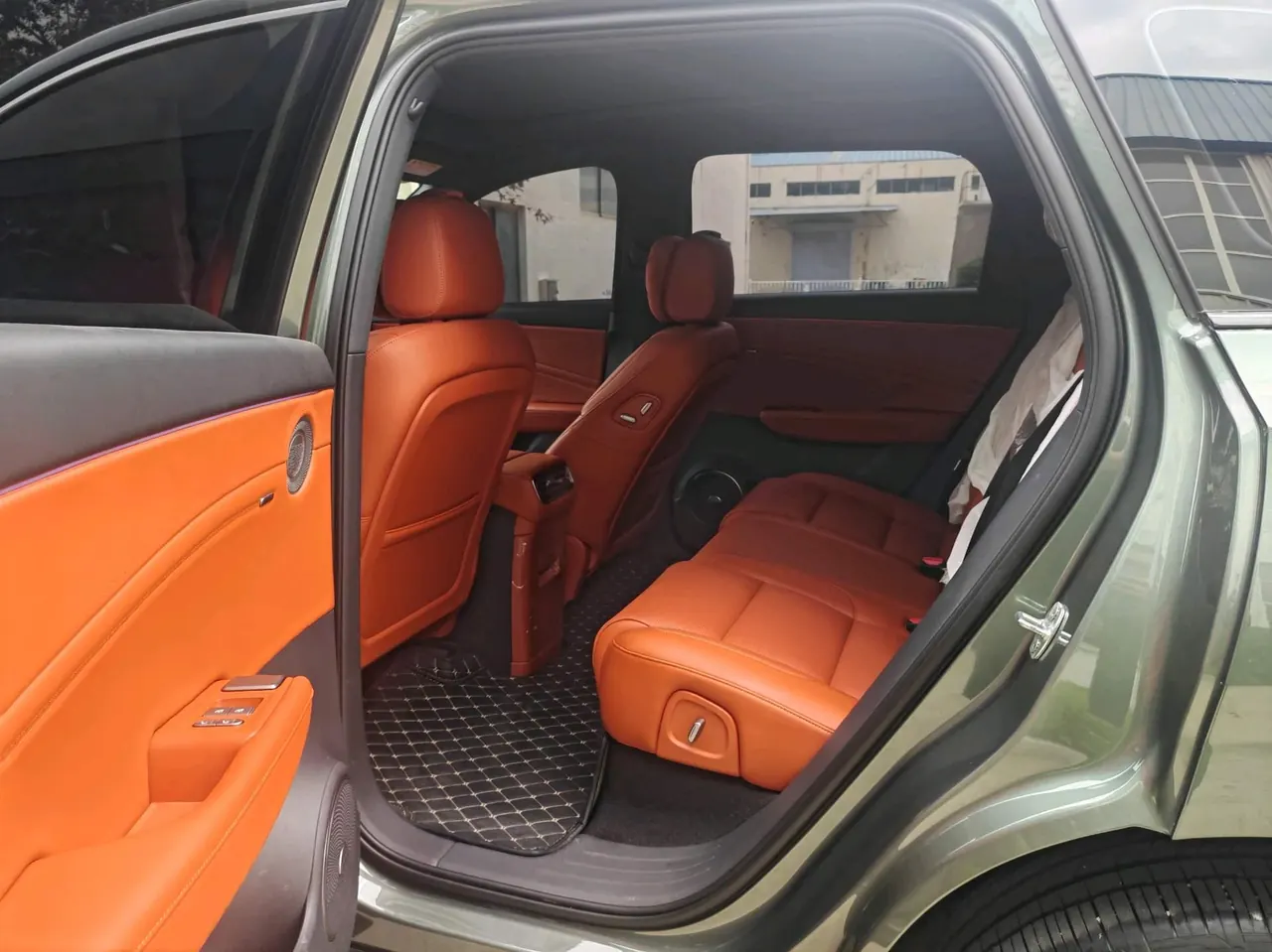 HongQi 2026 HS6 PHEV 1.5T 240 Smart Hybrid Automatic Gear 9