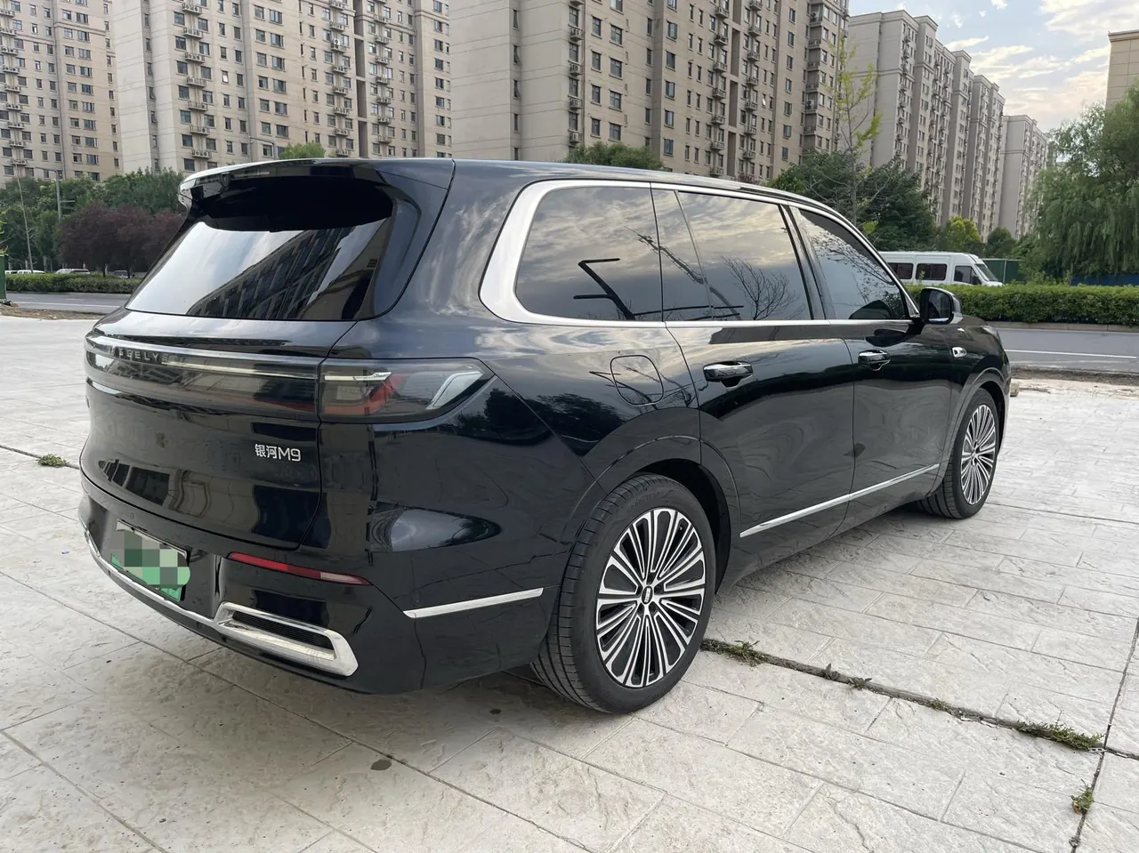 Geely Galaxy 2025 M9 1.5T 210km 4-wheel drive pilot version automatic gear 6