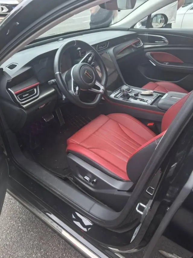 HongQi 2025 H6 2.0T to the United States version of automatic gear 4