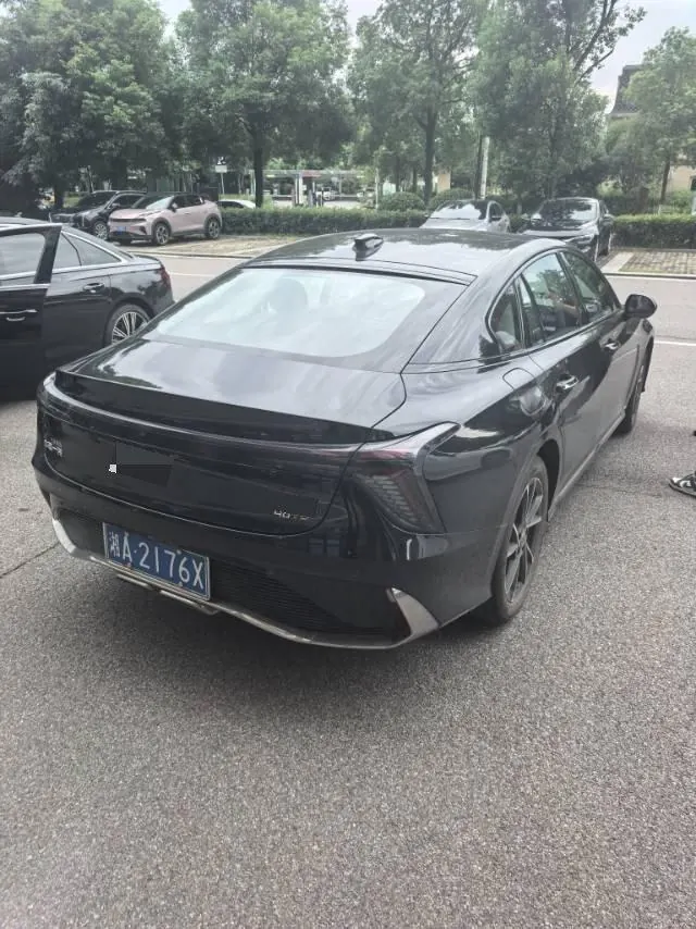 HongQi 2025 H6 2.0T to the United States version of automatic gear 9