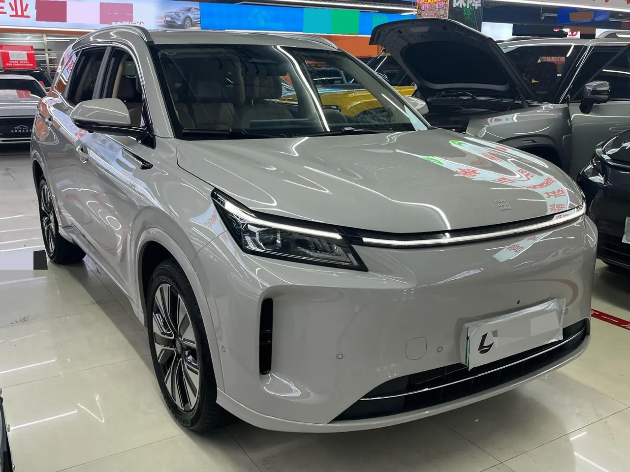 LanDian 2026 LanDian E5 PLUS 1.5 Stepless Standard Endurance Four-wheel Drive Performance Edition Ultra5 Seat Automatic Transmission 3