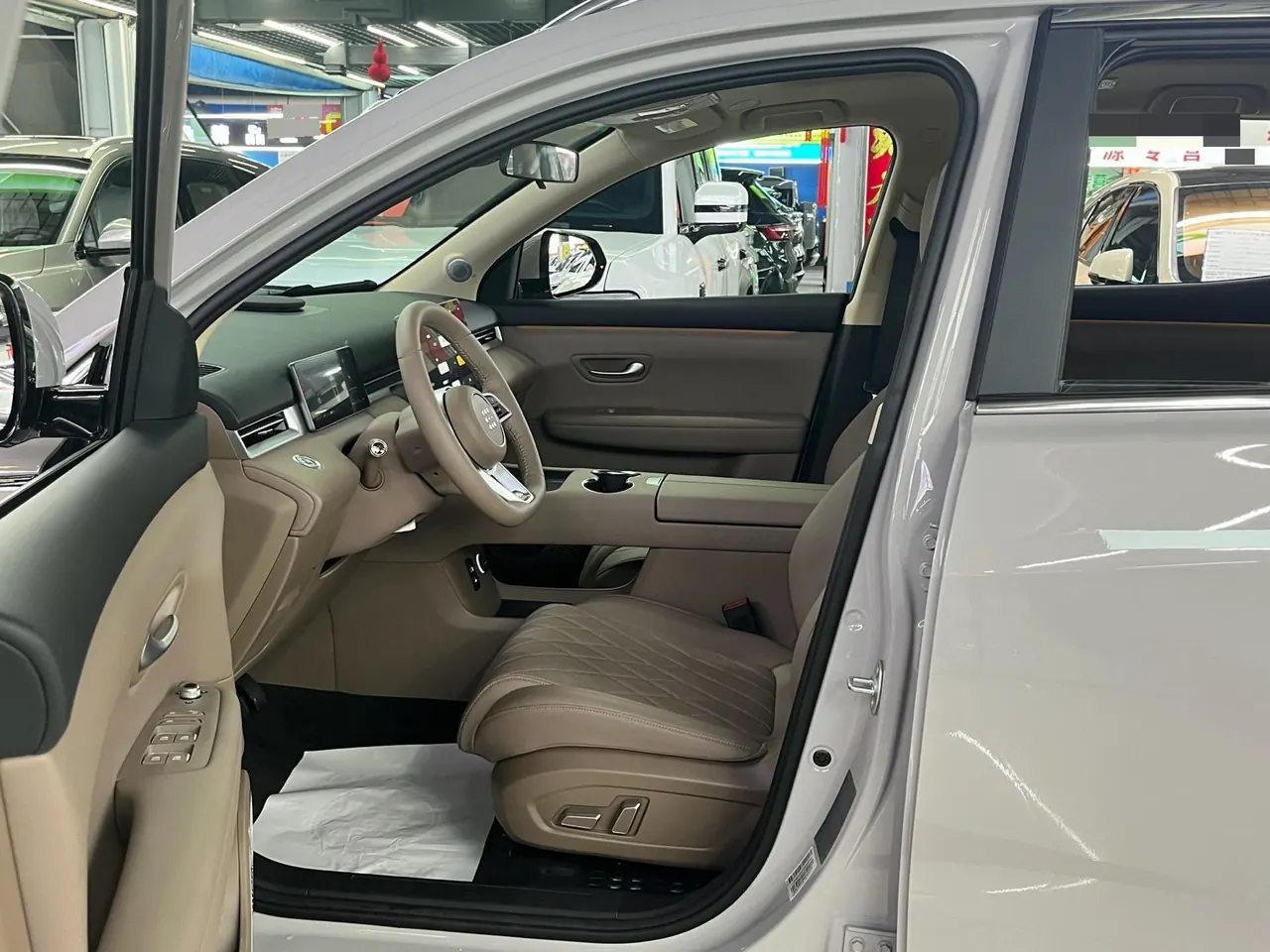 LanDian 2026 LanDian E5 PLUS 1.5 Stepless Standard Endurance Four-wheel Drive Performance Edition Ultra5 Seat Automatic Transmission 7