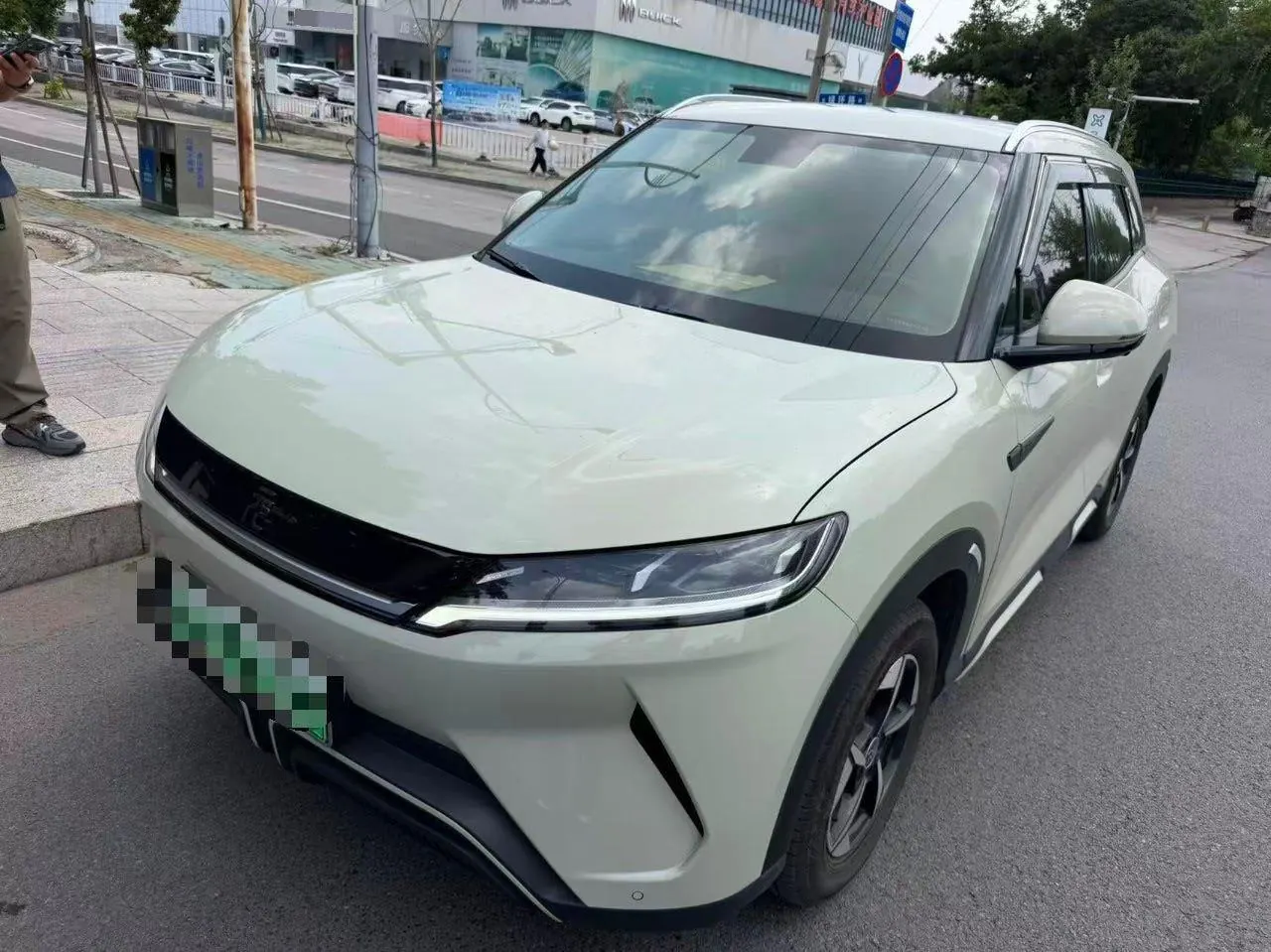 Открыть галерею: BYD 2024 Yuan UP 401KM Exceed Automatic Gear