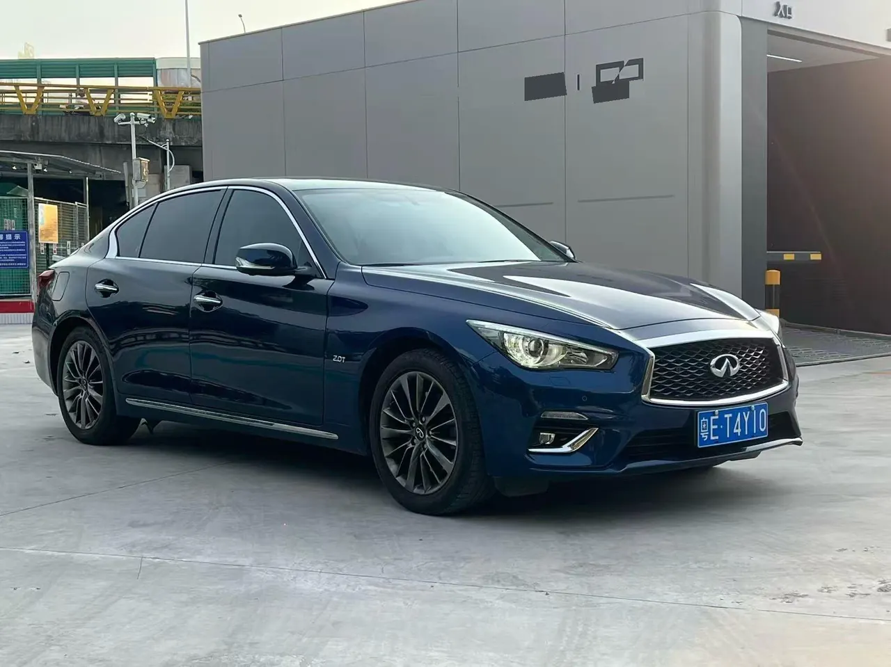 Infiniti 2021 Q50L 2.0T into the exclusive version of automatic gear 3