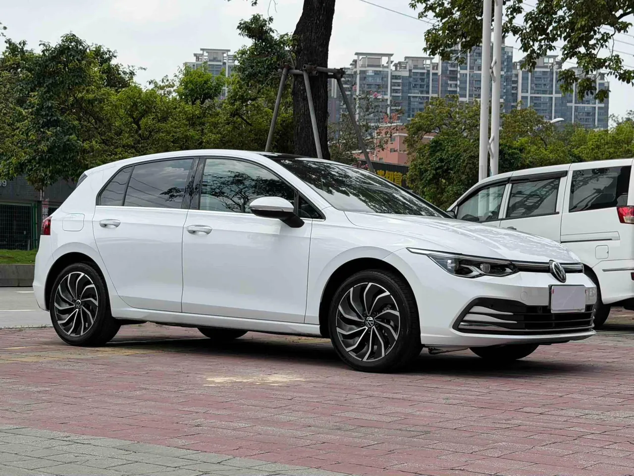 Volkswagen 2021 Golf 8 PRO 1.4TSI 280TSI Automatic 3