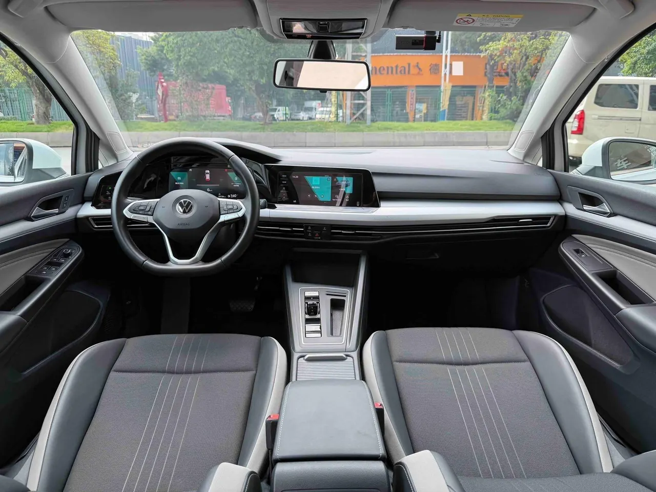 Volkswagen 2021 Golf 8 PRO 1.4TSI 280TSI Automatic 9