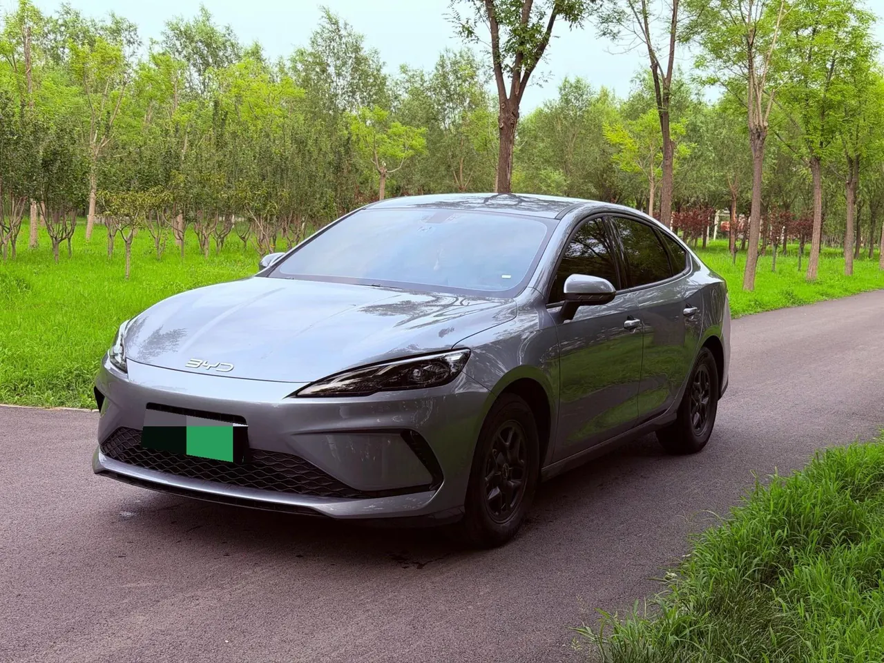 Открыть галерею: BYD 2025 seals 05 DM-i 1.5 stepless smart driving version 55KM luxury automatic gear