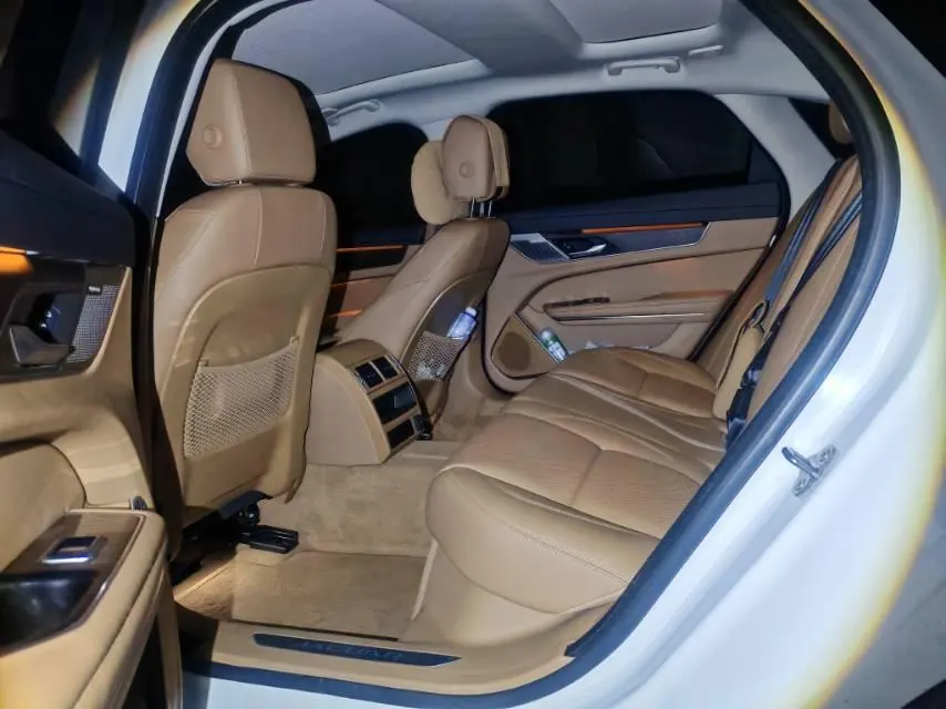 Jaguar 2024 XFL 2.0T P 12500.00g Drive Enjoy Deluxe Edition Automatic Gear 6