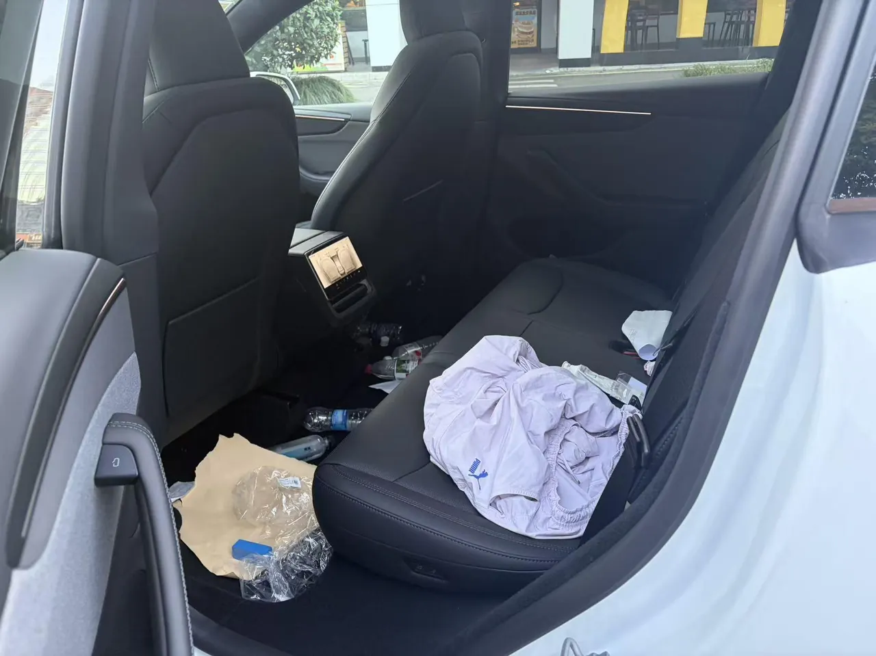 Tesla 2026 Model Y Rear-Wheel-Drive Automatic 5