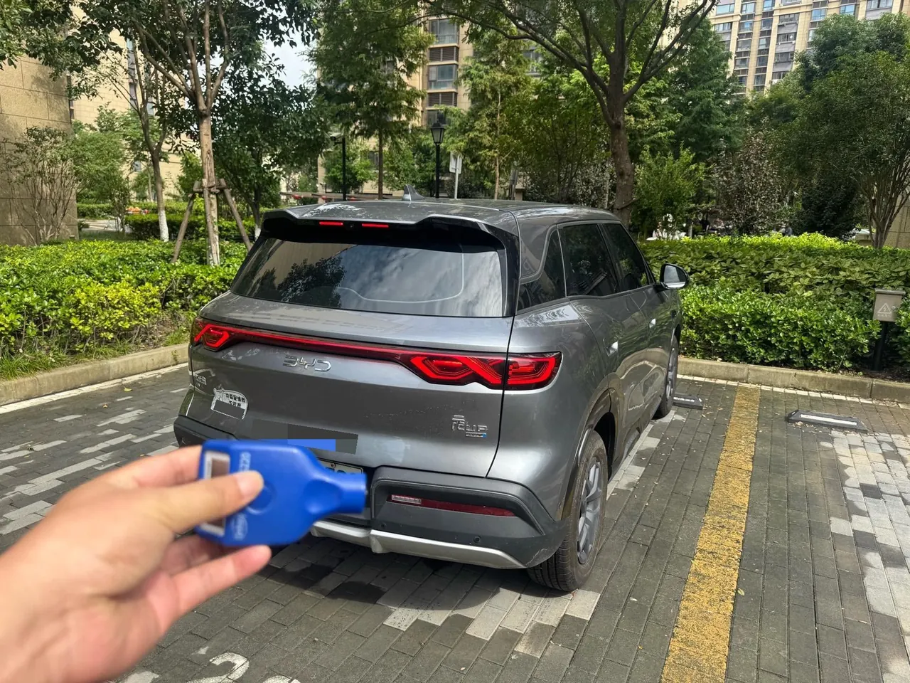 BYD 2024 Yuan UP 301KM Leading Automatic Gear 5