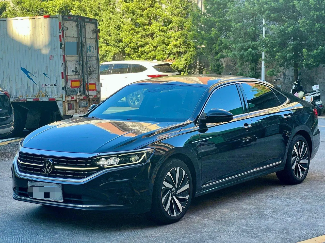 Volkswagen 2024 Passat 2.0TSI 380TSI Elite Edition Automatic - View 1