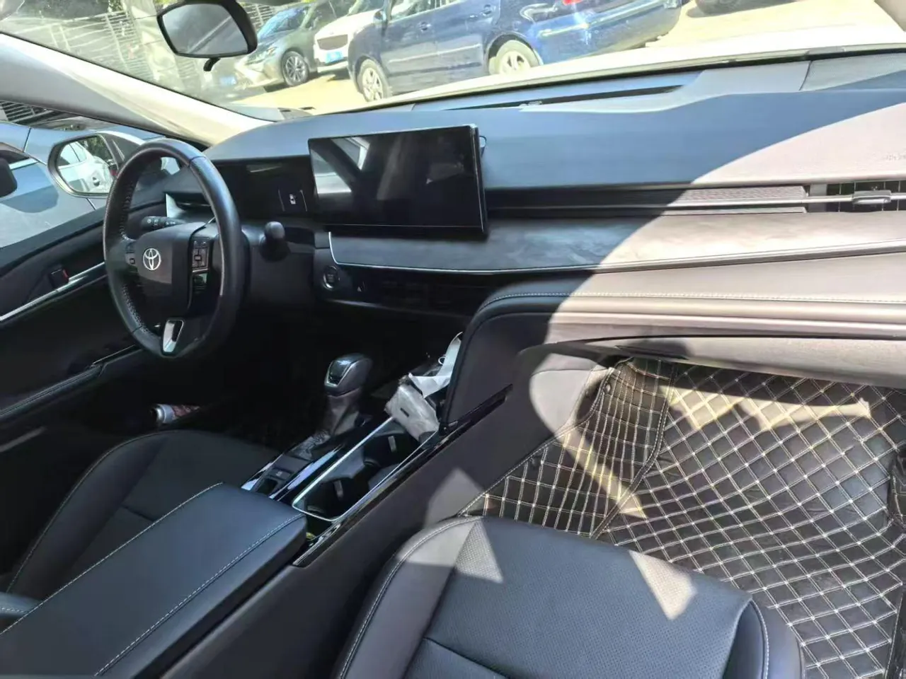 Toyota 2024 Camry Dual Engine 2.0HGVP Stepless Deluxe Automatic Gear 4