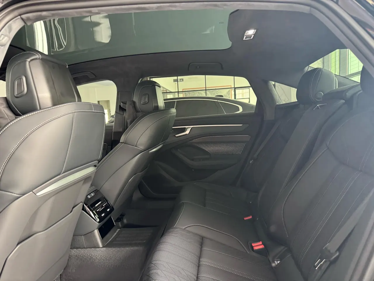 Audi 2026 A6L 2.0T Quattro Enjoy Dynamic Automatic 9