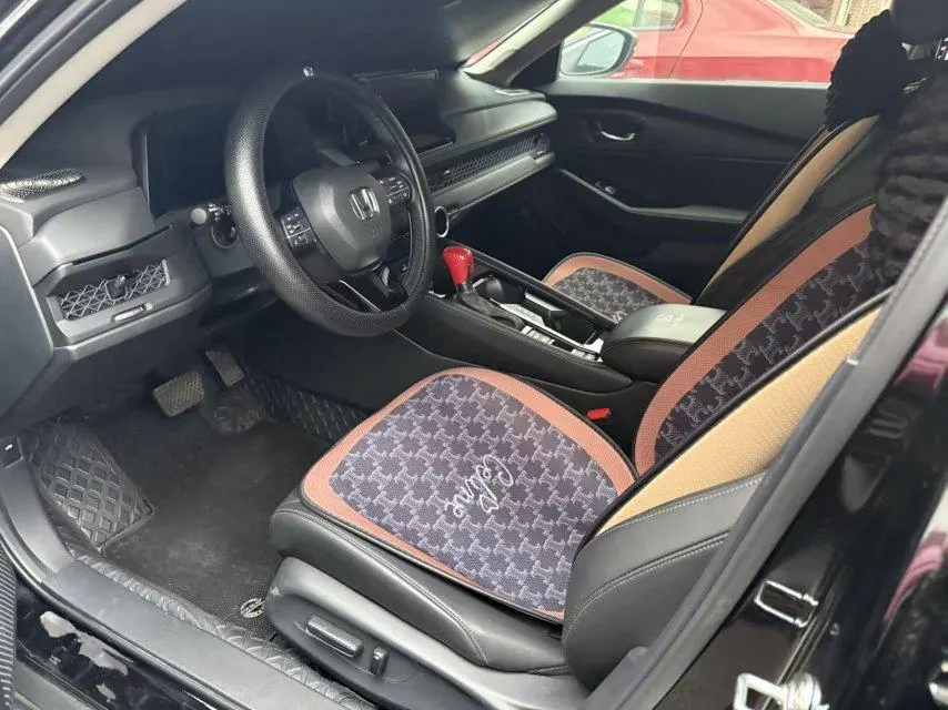 Honda 2025 11th Generation Accord 1.5T Stepless 260TURBO Deluxe Automatic Gear 2