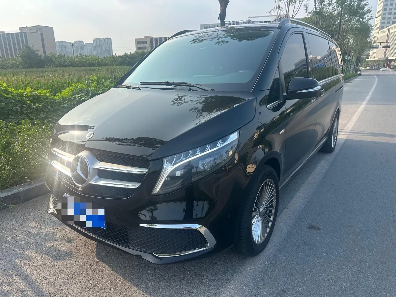 Open image lightbox: Mercedes Benz V 2022V 260 2.0T Premium Edition Automatic Gear