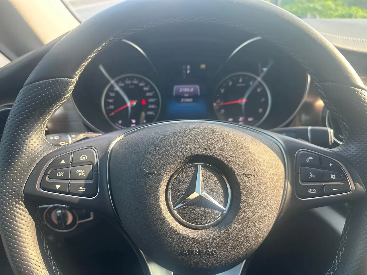 Mercedes Benz V 2022V 260 2.0T Premium Edition Automatic Gear 4