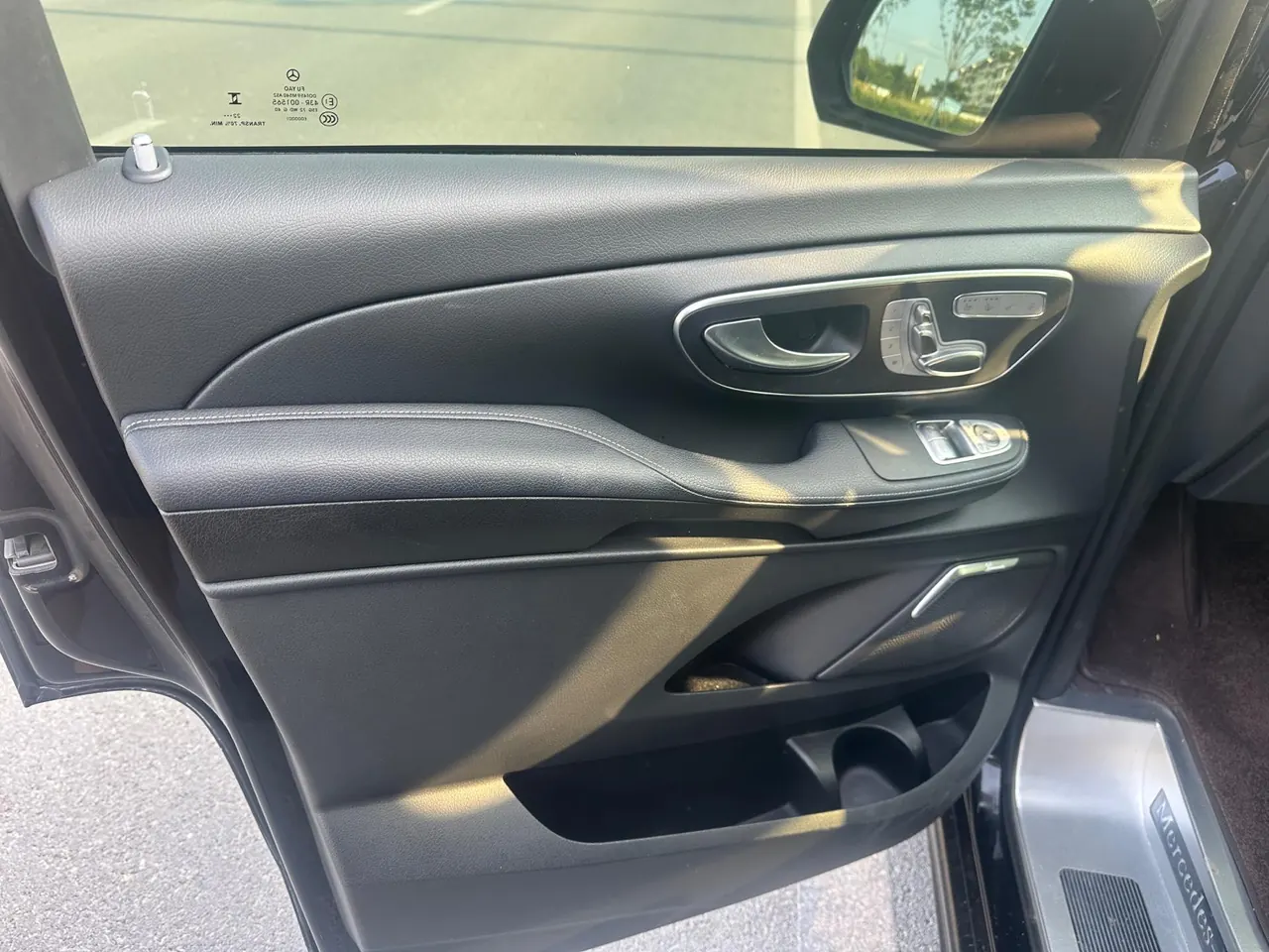 Mercedes Benz V 2022V 260 2.0T Premium Edition Automatic Gear 5