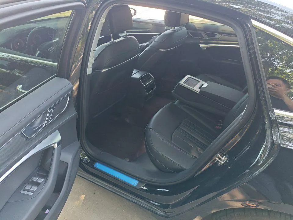 Audi 2024 A6L 2.0TFSI 45TFSI Zhenzhiya Automatic Gear 3