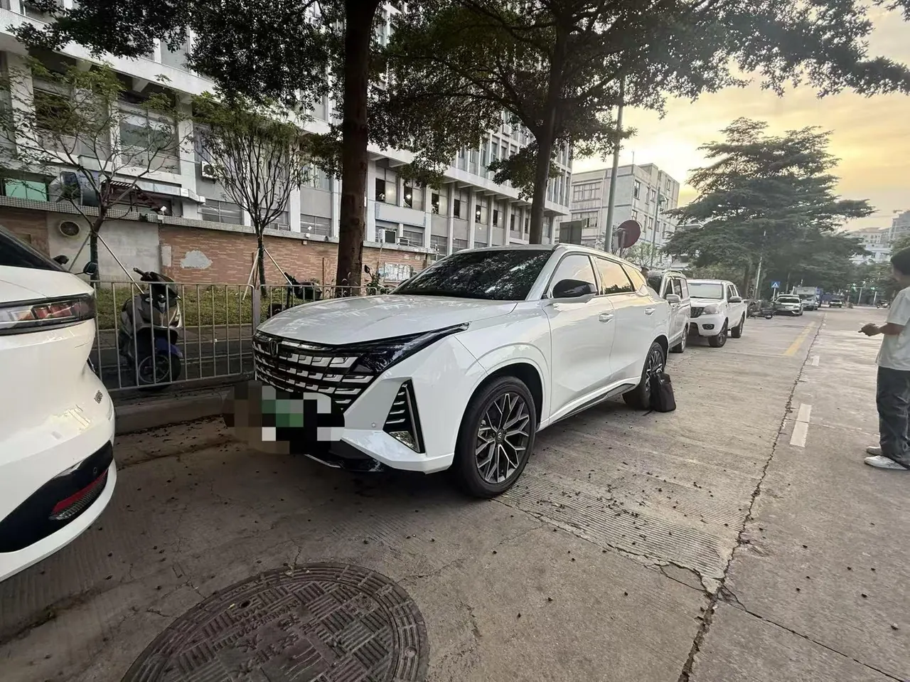 Открыть галерею: ChangAn 2025 UNI-Z Smart Electric iDD 1.5 Stepless 125km Smart New Blue Whale Battleship Edition Automatic Gear