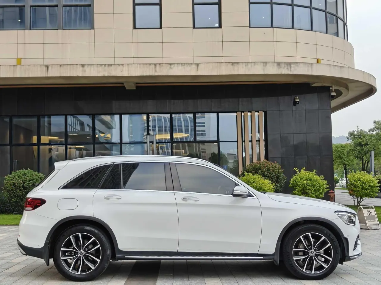 Mercedes Benz 2020 GLC 300 L 4MATIC 2.0T Luxury (Modified) Automatic Gear 4