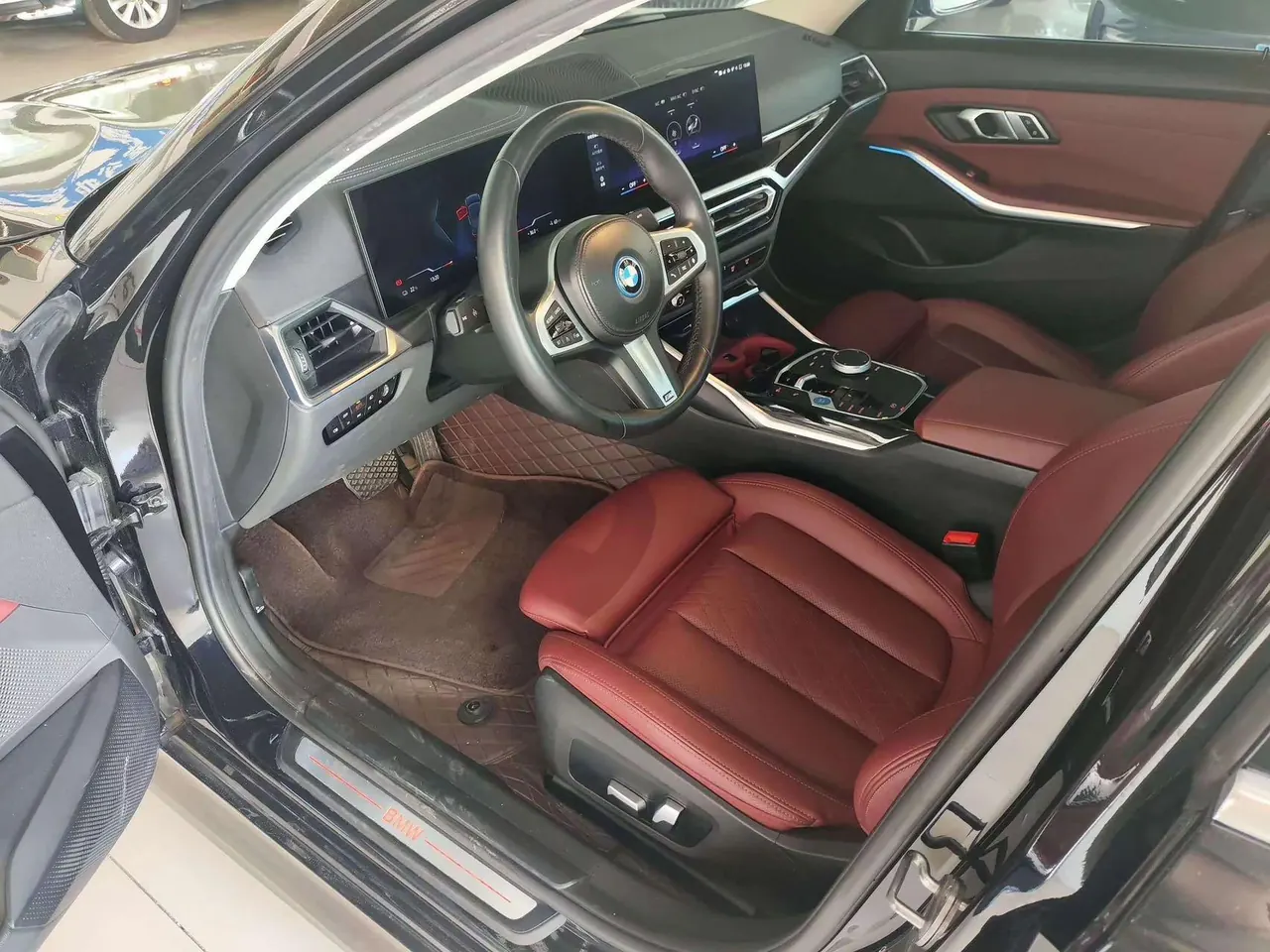 BMW 2022 i3 eDrive 35L automatic gear 3