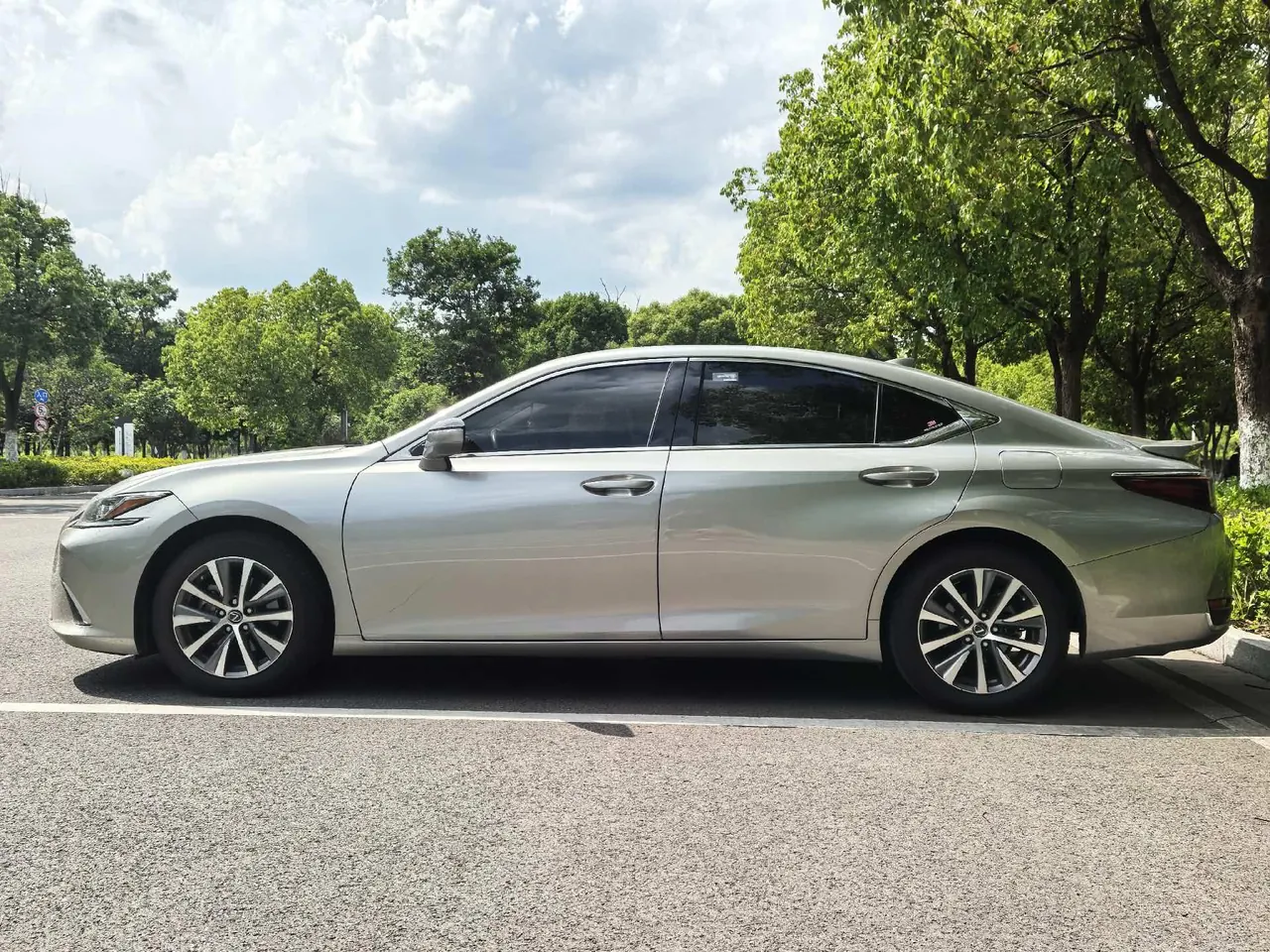 Lexus ES (Imported) 2020 ES200 2.0 Stepless Premium Edition Automatic Gear 3