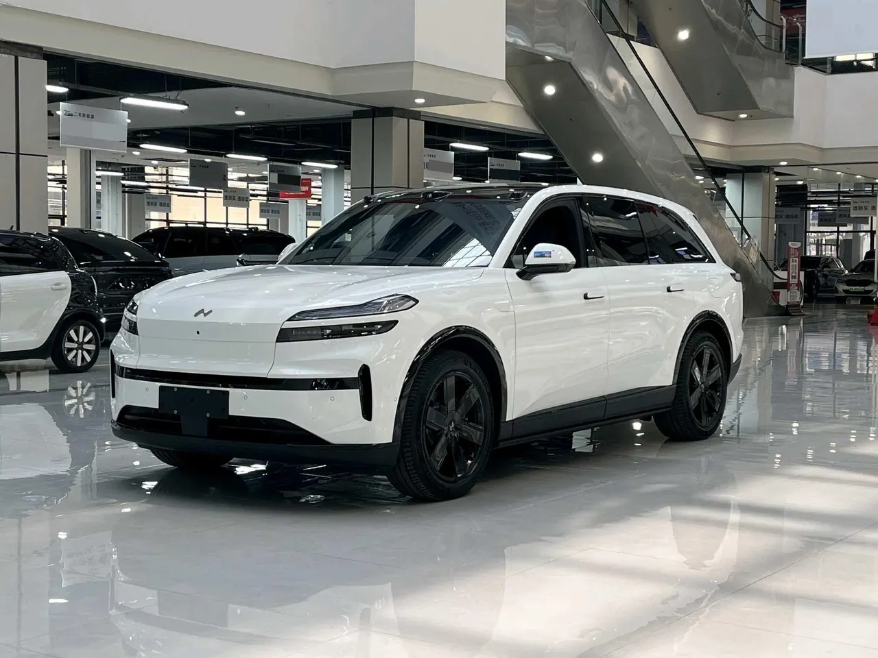 Открыть галерею: ONVO 2026 L80 Max automatic gear