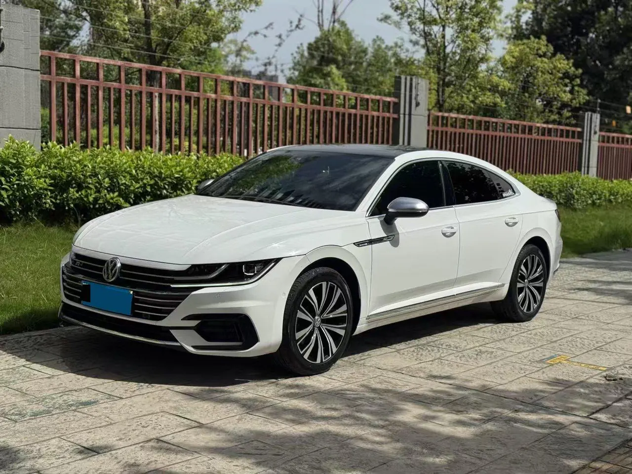 Volkswagen 2020 CC 2.0TSI 330TSI beauty version of automatic gear - View 1