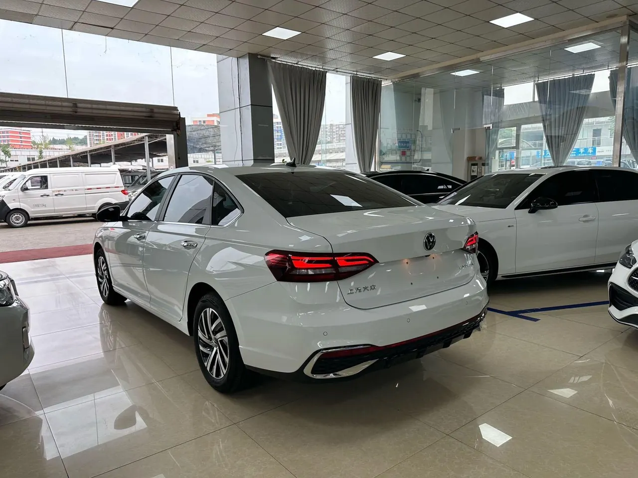 Volkswagen 2024 LaVida 1.5 Star 5 Million Edition Automatic Gear 5
