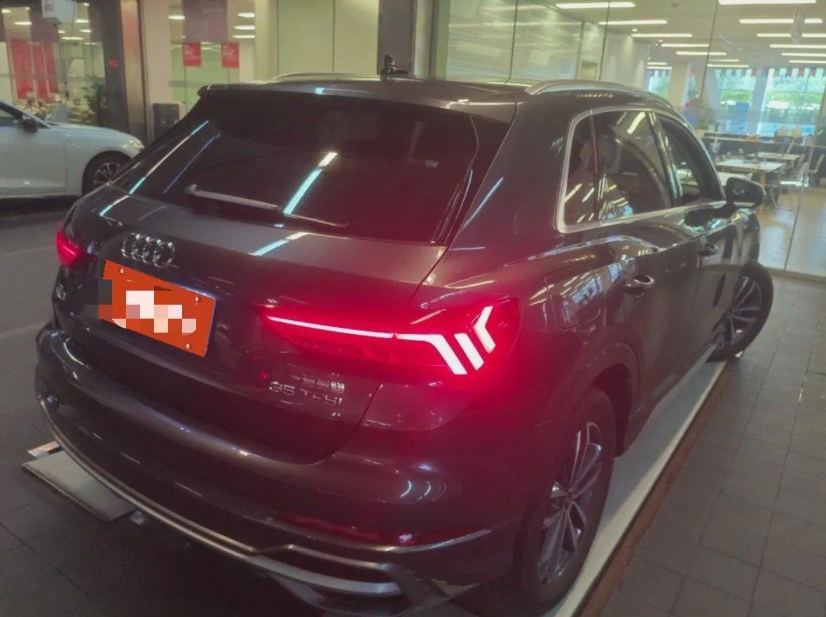 Audi 2022 Q3 1.4TFSI 35TFSI Aggressive Dynamic Automatic 2