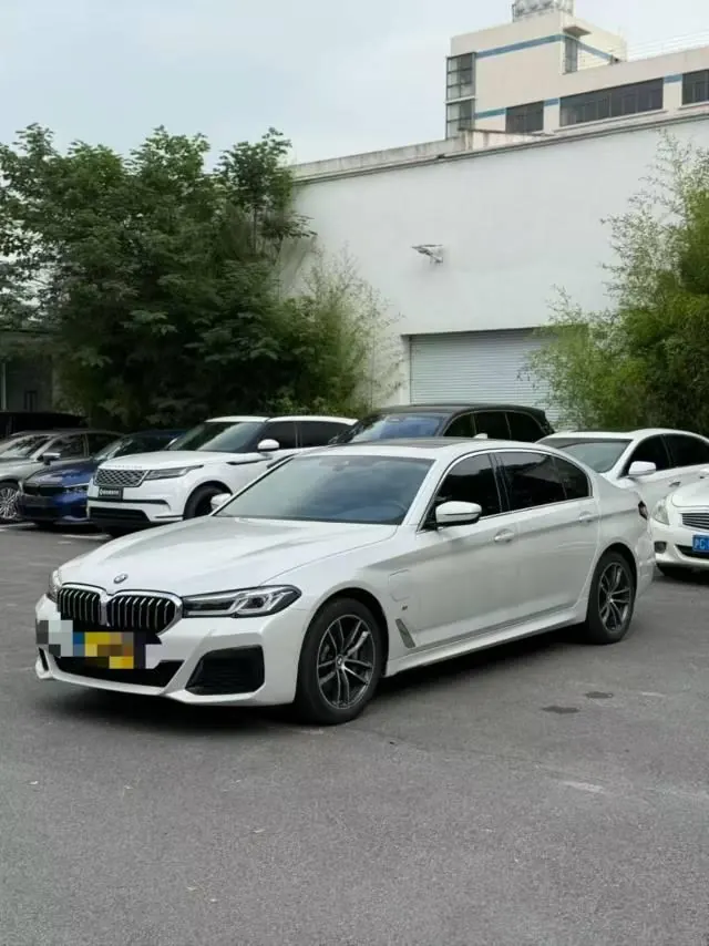 打开图片灯箱:BMW 5 series new energy 2022 535Le 2.0T M sports suit (change 2) automatic gear