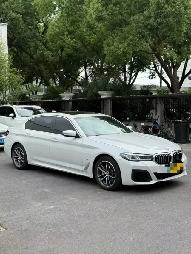 BMW 5 series new energy 2022 535Le 2.0T M sports suit (change 2) automatic gear 3